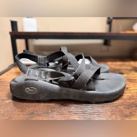 Chaco Black Sandals size 10 - Picture 9 of 9